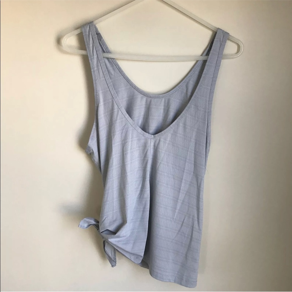 Athleta Side Tie Tank Top Grey White Print V Back - Picture 2 of 8